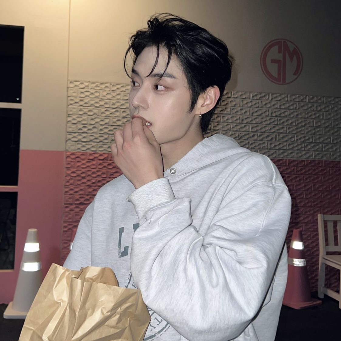 ✧ ✩ ✧ Jiwoong