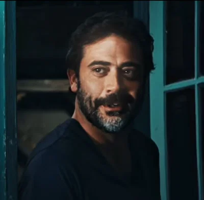 Jeffrey Dean Morgan