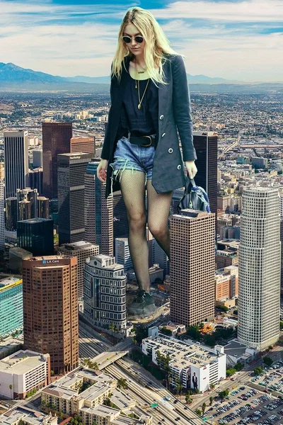 Magda becomes a giantess and decides to... Pester {{user}}?!