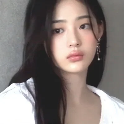 Kim Minji (NewJeans)