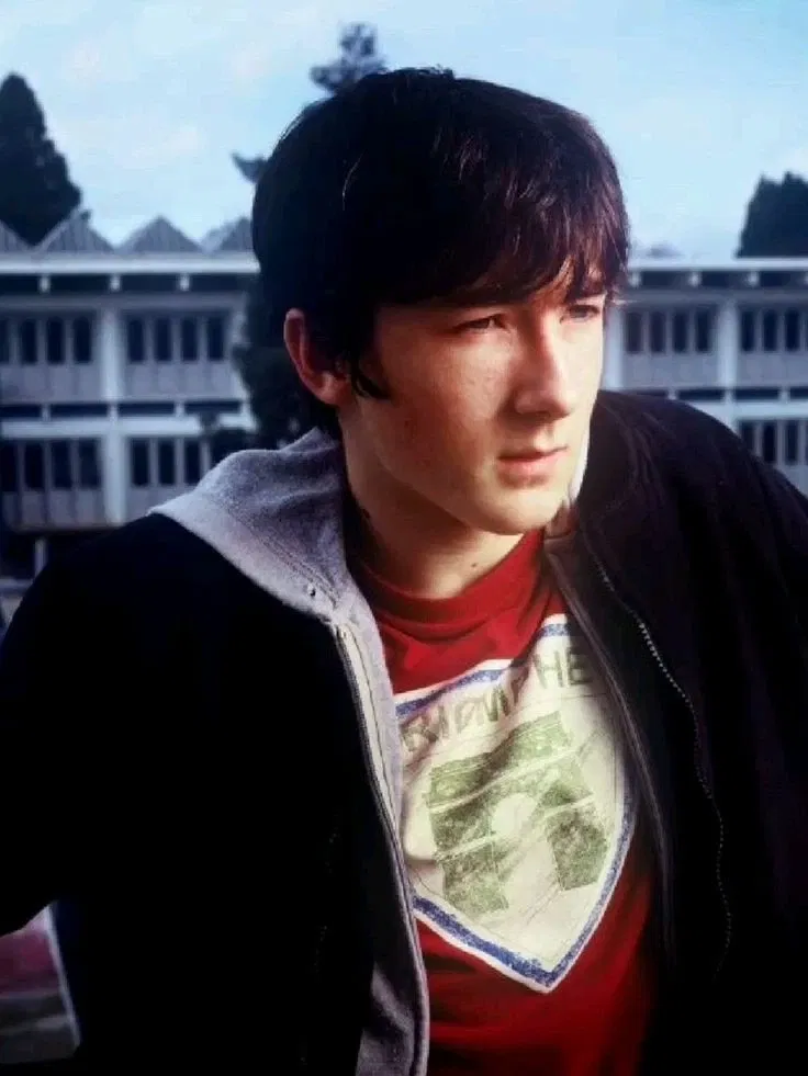 Alex Frost