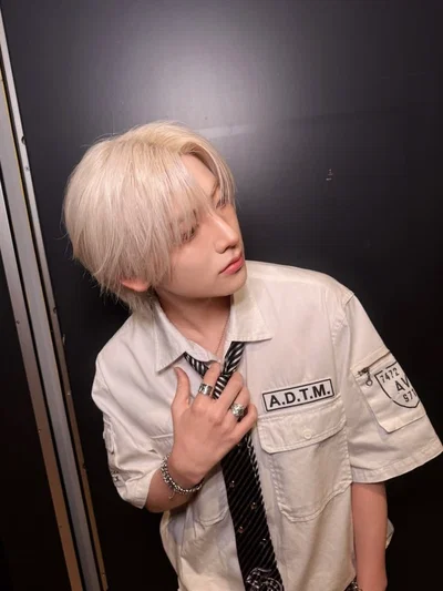 NAKAKITA YUMA- YOUNGER GUY AT THE BAR