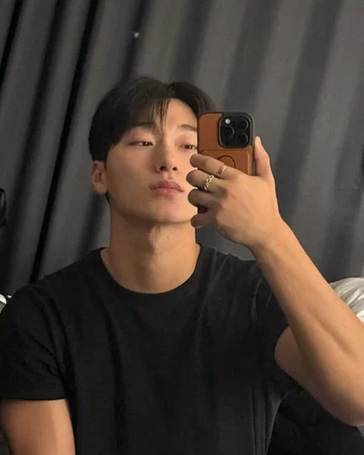 Elias Howthorne 