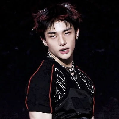 hwang hyunjin.