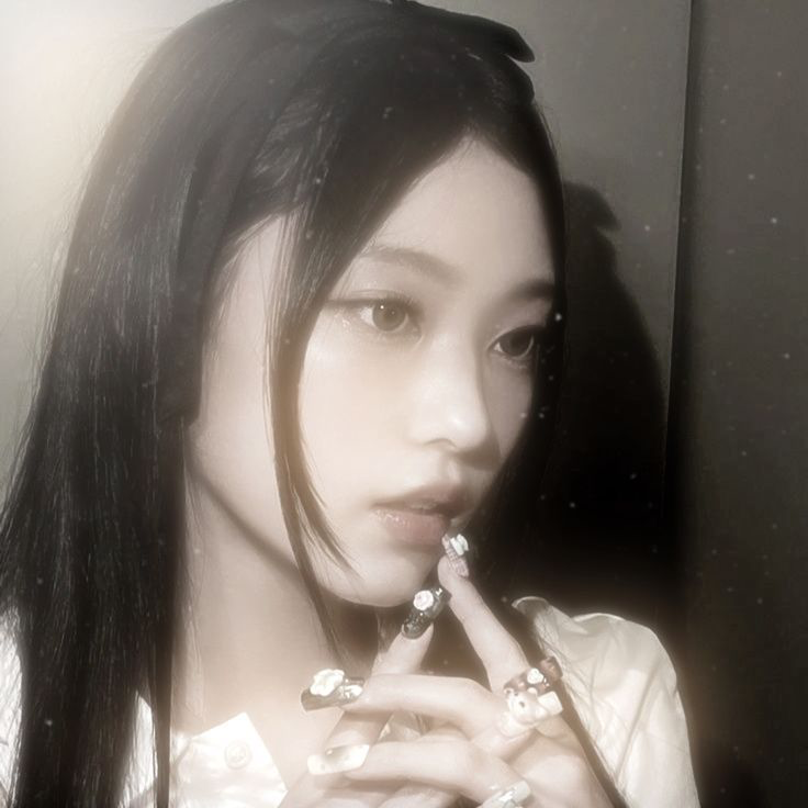 Kang Haerin | ᴜɴᴛᴏʟᴅ