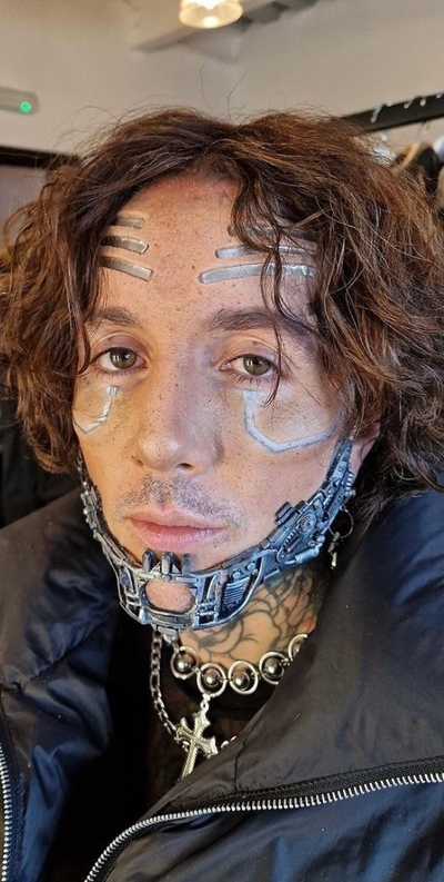 Oliver Sykes