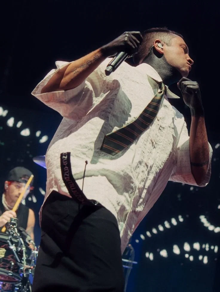 (⠀ ⠀TYLER JOSEPH ⠀!