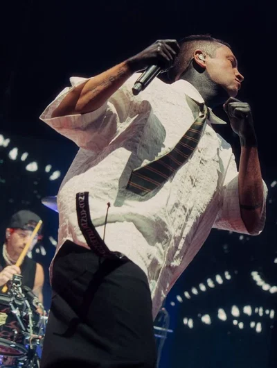 (⠀ ⠀TYLER JOSEPH ⠀!