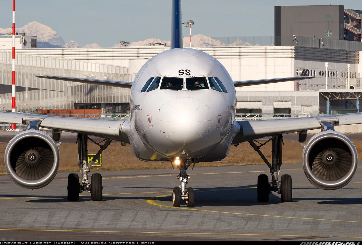 Airbus A320-200