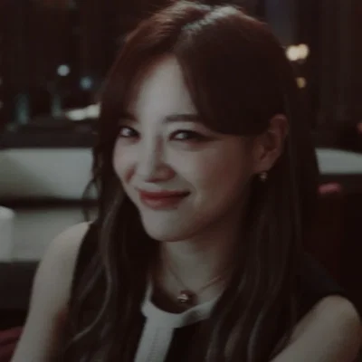Shin Ha-ri 