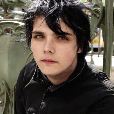 001 - Gerard Way