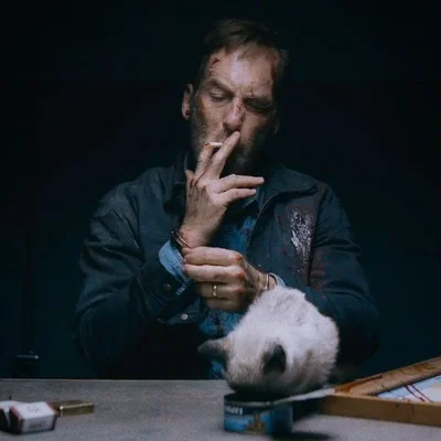 Hutch Mansell | Former government assassin | Nobody