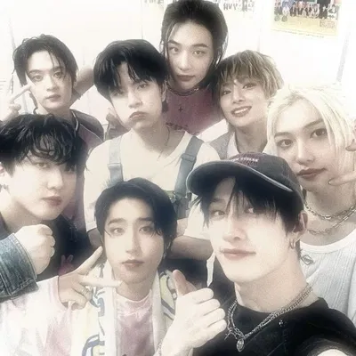 Stray Kids