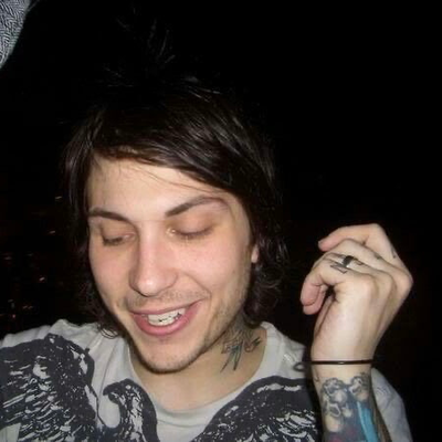 ╰.𖹭. Frank Iero