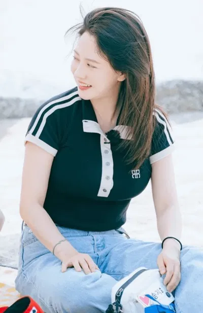 Song Ji-Hyo