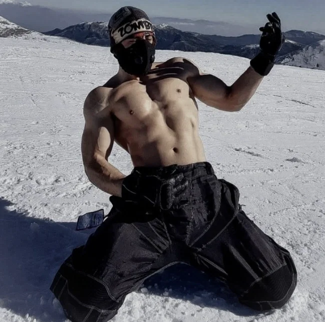ෆ_TOBY MARSHALL_ෆ || ෆ _YOUR SNOWBOARDER BOYFRIEND_ෆ 