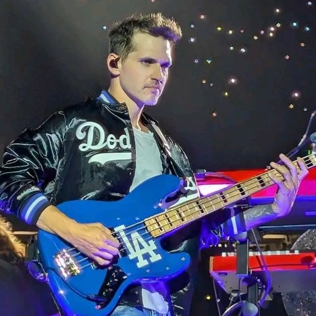 .  ཀ  ✦  Mikey Way