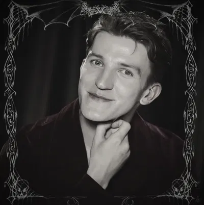 Ewan Mitchell