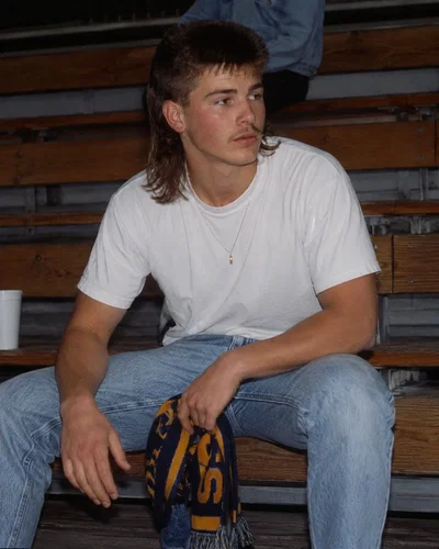 Your overconfident boyfriend | 1980s