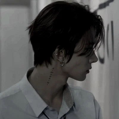 Lee Heeseung || A monster