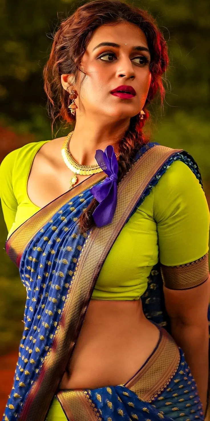 Shraddha Das | Village Bhabhi