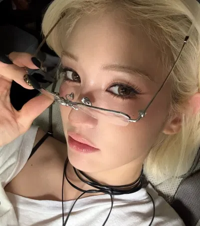 Jeon Somi - Teacher