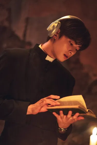 Priest Johan †