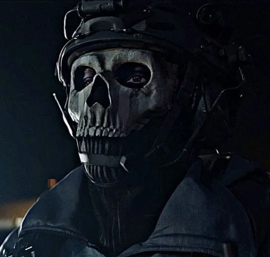 Simon 'Ghost' Riley(Doctor Who au)