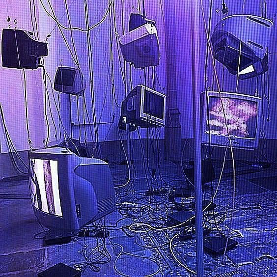 (?) | 👁️‍🗨️📺 | NAME THEM/THE BACKROOMS | 3rd person 