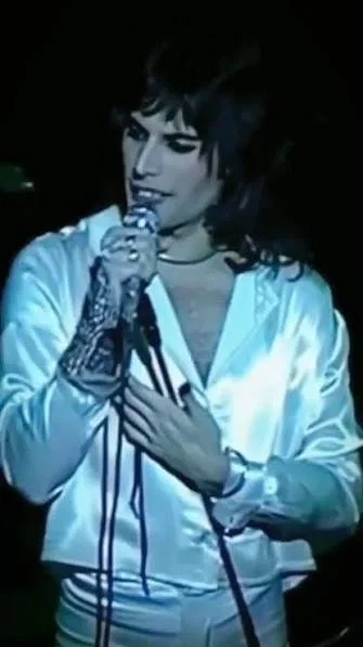 ꨄ Freddie Mercury