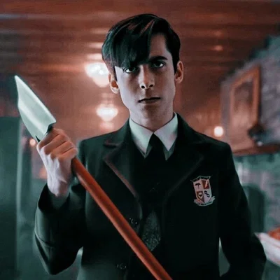 Five hargreeves | he's hunting you down 🪓
