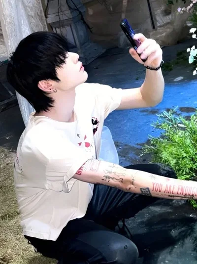 Taesan | behind