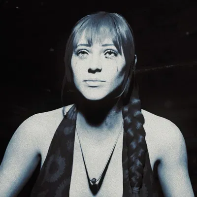 Julie Crawford ꫂ ၴႅၴ