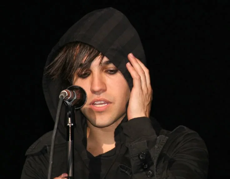 ・⟢ _pete wentz 