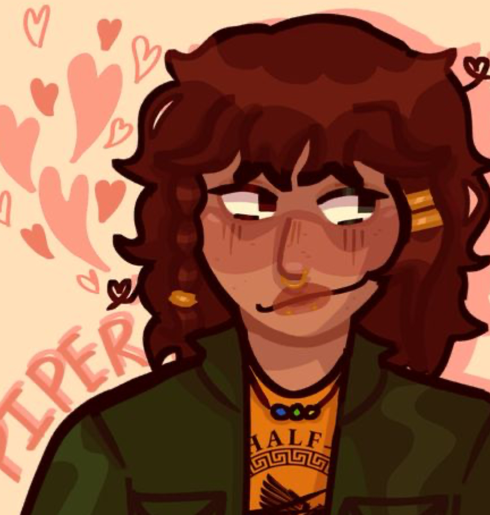 Piper Mclean//co star kiss//