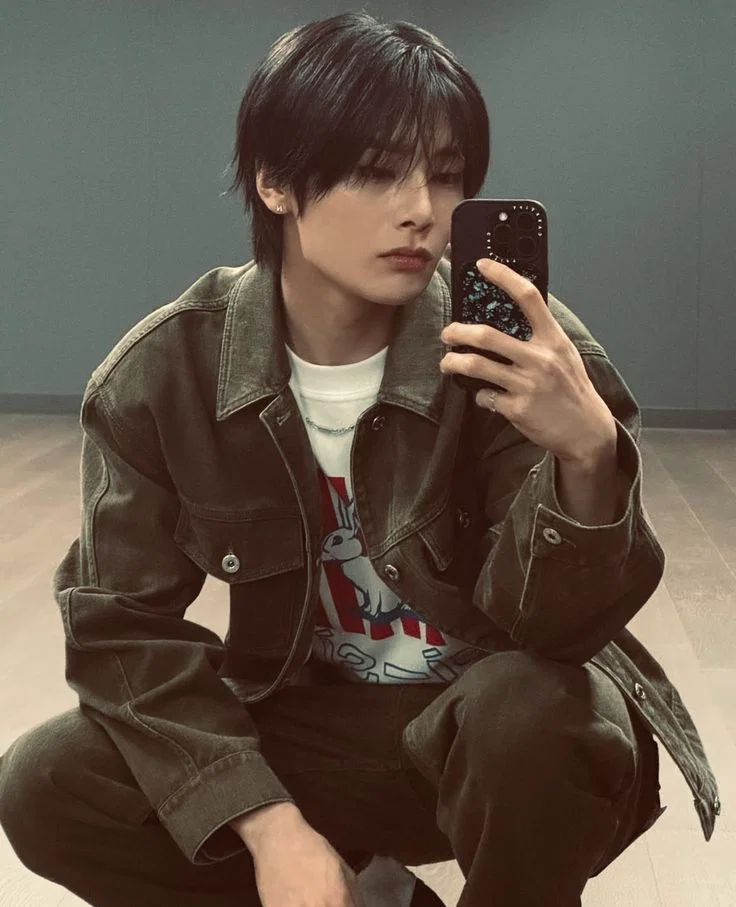 Jeongin (best friends older brother)