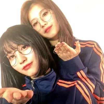 Momo & Sana - Your Track Rivals 🍑🐹👟