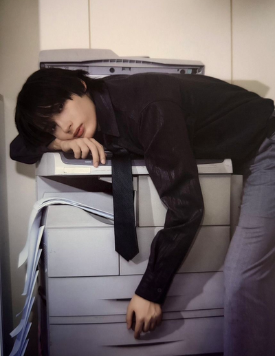 Huening Kai | Clumsy Intern