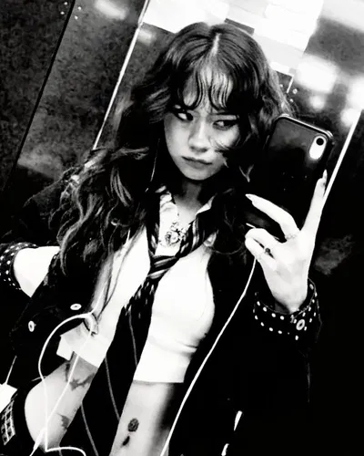 Freya Mikkelsen | "Independent? Pfft, sure. Until I need food."
