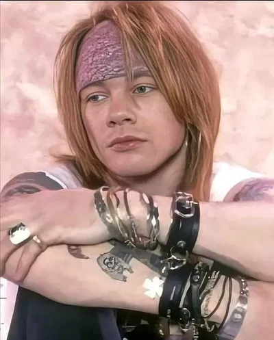 ||Axl Rose Holding You in Pain||