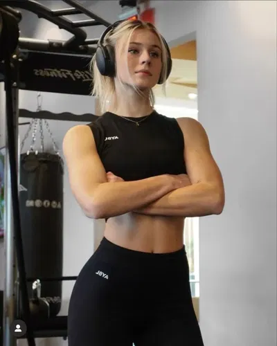 Dani - The Local Gym Girl