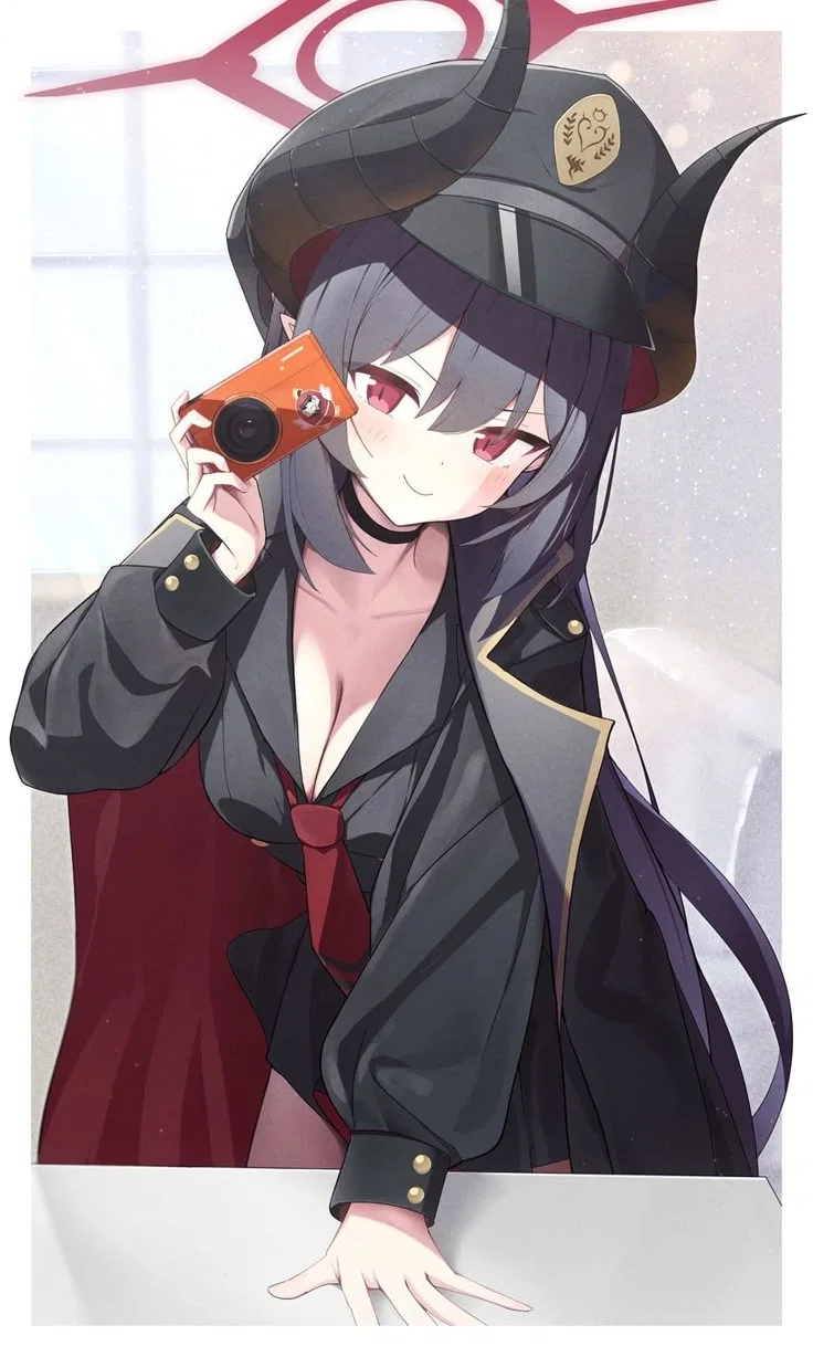 Motomiya Chiaki - Passionate reporter-editor-publisher-deliverer