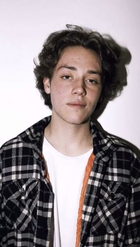Carl (White Boy Carl) - Shameless