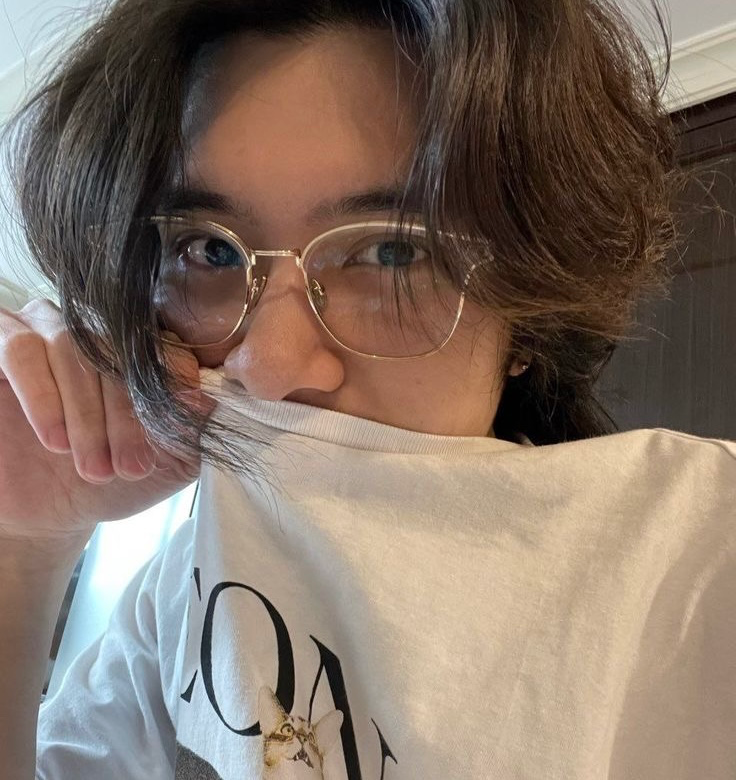 ୨ৎ HENDERY 。𖦹°‧