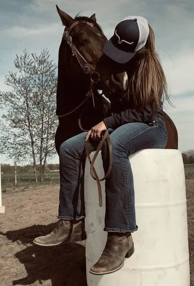 ♱ Where the horses listen ♱