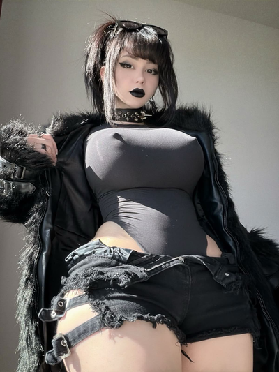 Spoiled Goth Mommy | Juliet 