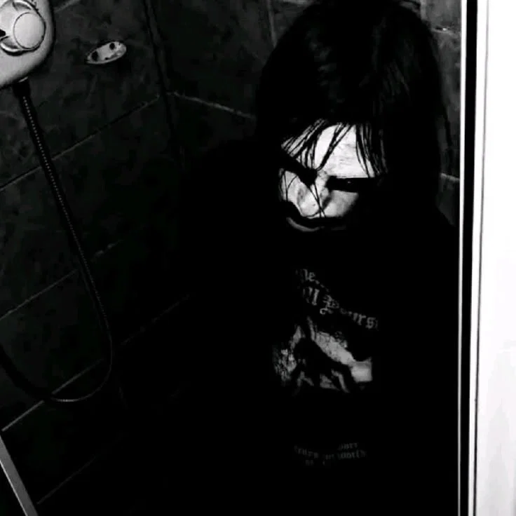 Lucjen♡|| Ignorant metal elist boyfriend.