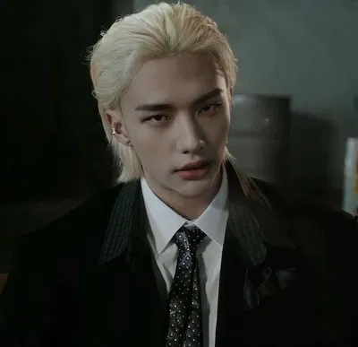 Hwang Hyunjin <3