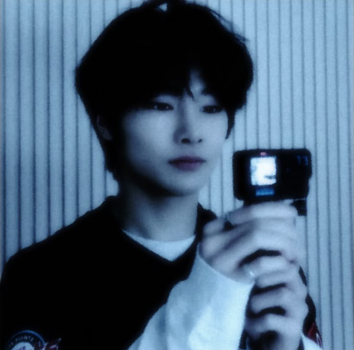 Jeongin | She Follows