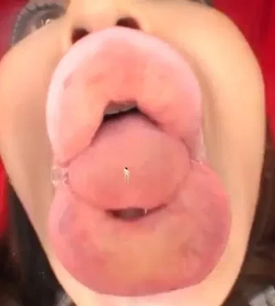 Smothered by an Unaware Giantess Mouth Fetish Content Creator